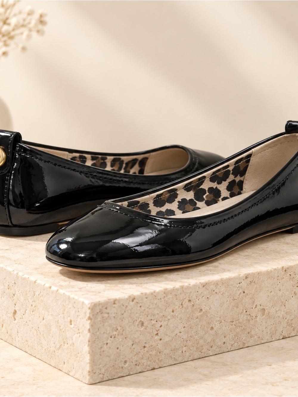 NIB Authentic Coach Anora Black Patent Leather Flats Size 7